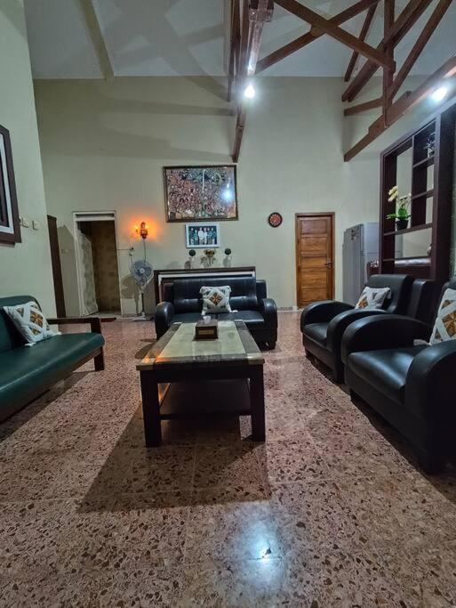 Niki Mawon Homestay Kejayan Bagian luar foto